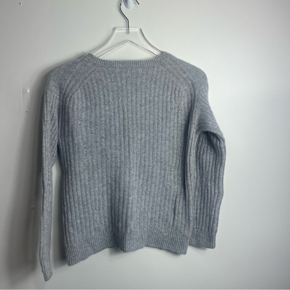 AQUA Grey Cashmere distressed sweater size small 1416 - Picture 4 of 4